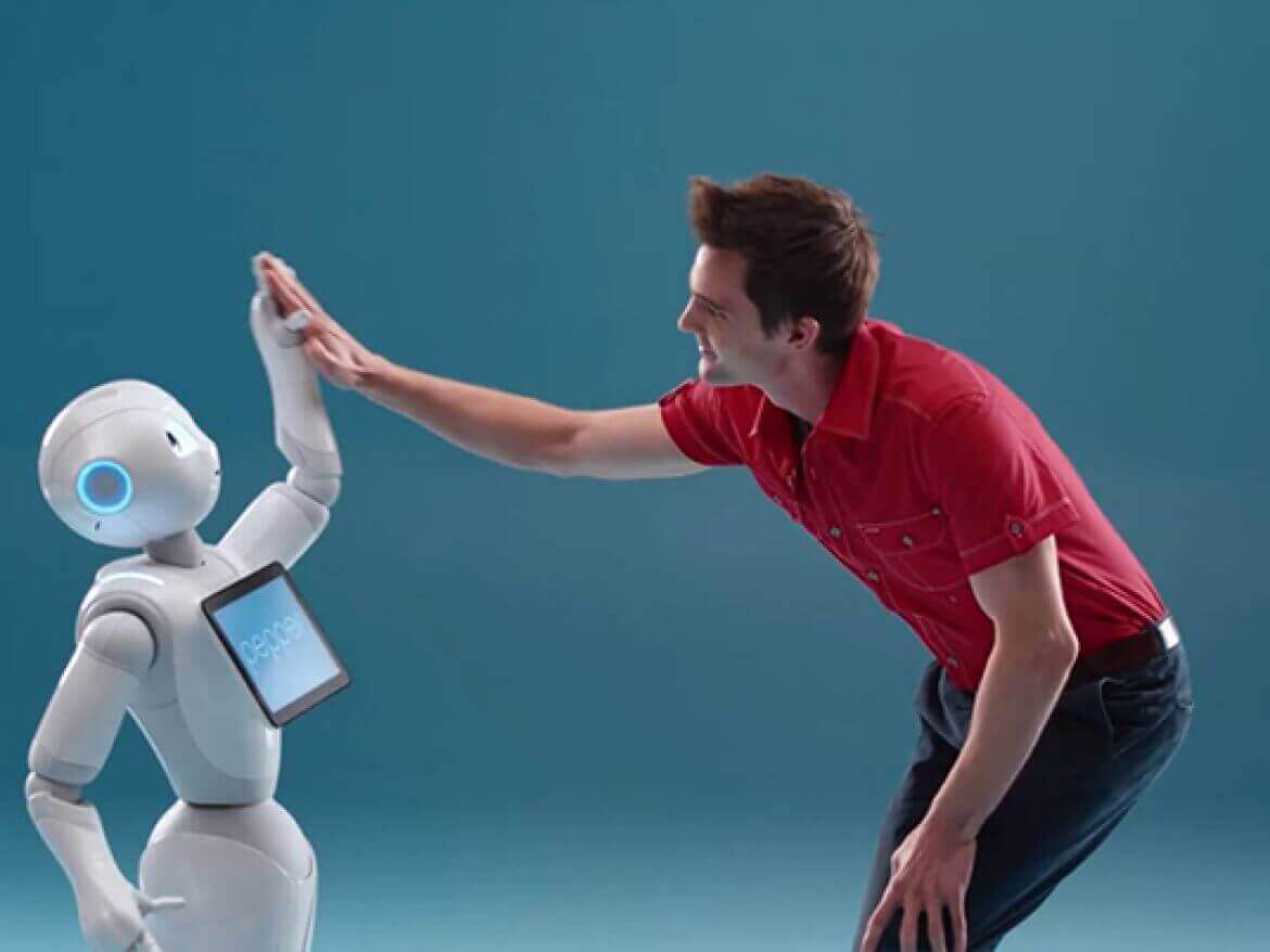 Воспитана роботом. Робот. Робот человек. Робототехника. Информатика и робототехника.