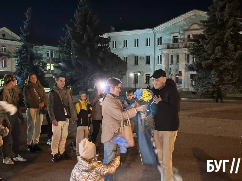 У місті на Волині зустріли звільненого з полону військового