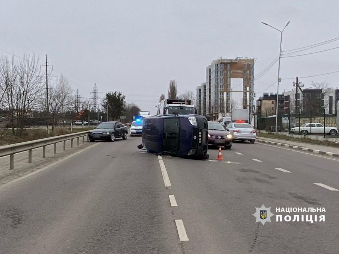 Бус перевернувся: деталі вчорашньої ДТП, що трапилась біля Луцька