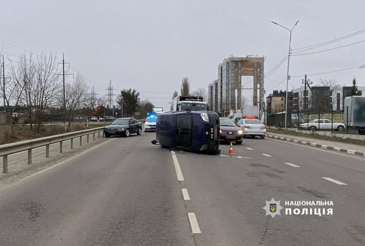 Бус перевернувся: деталі вчорашньої ДТП, що трапилась біля Луцька