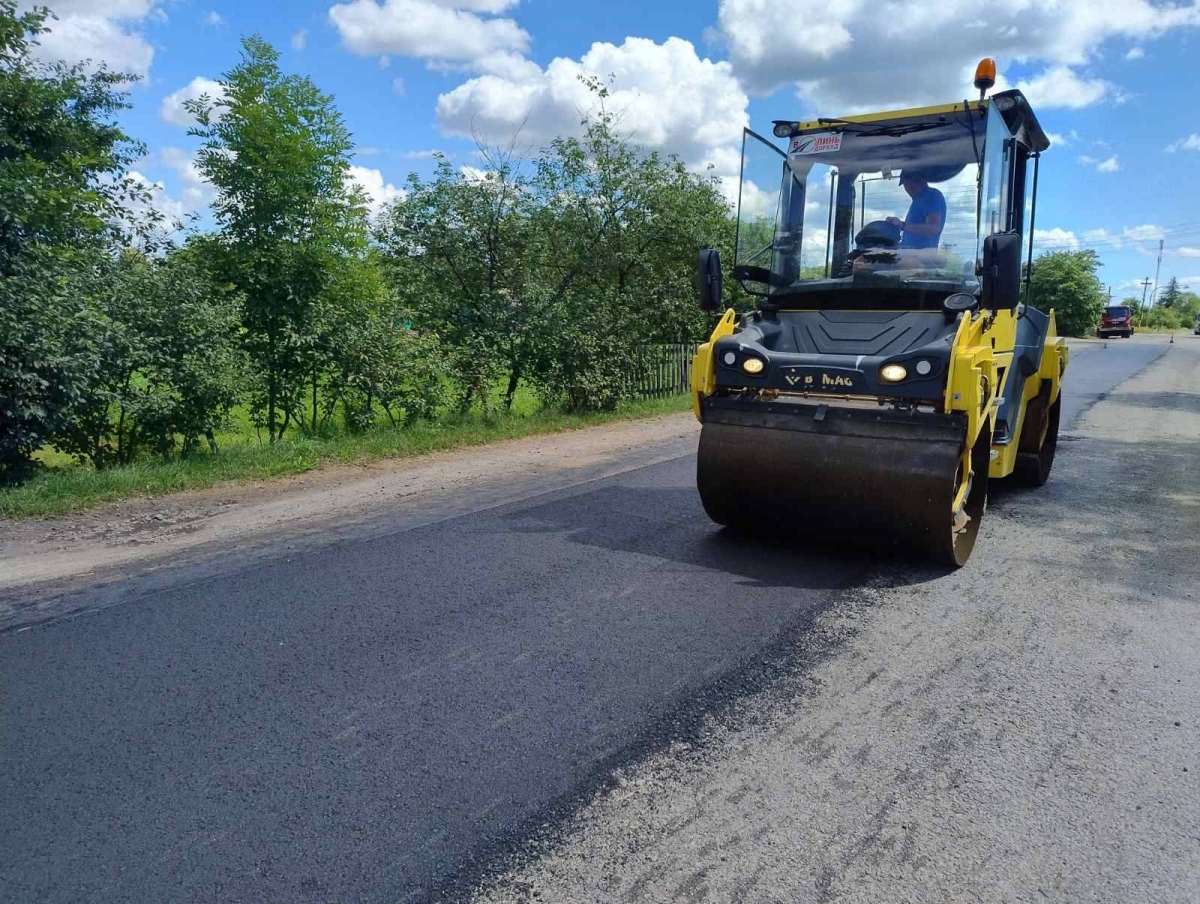 На Волині ремонтують дороги (Фото)